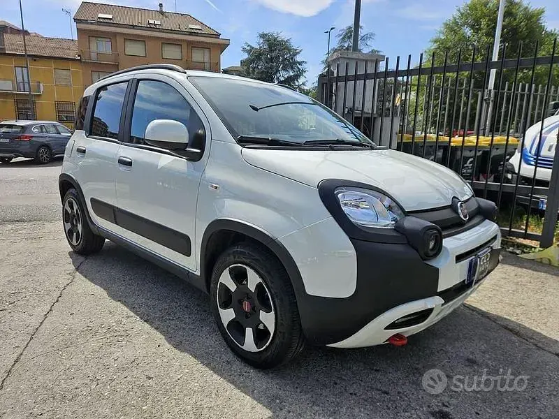 Usata Fiat Panda Cross Cross 70 CV (51 kW) 2024 Bianco Utilitaria