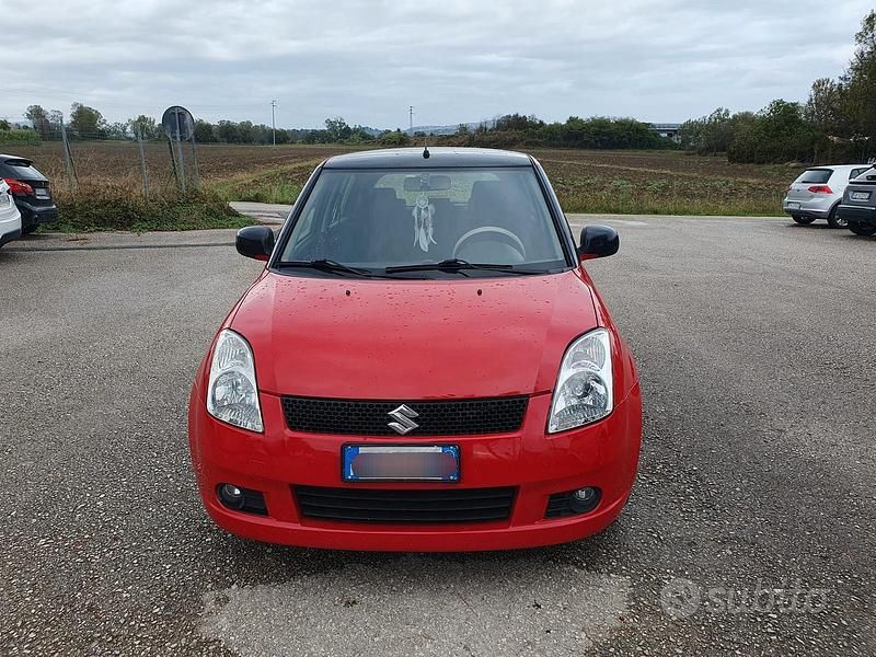 Usata Suzuki Swift 75 CV (55 kW) 2007 Rosso Utilitaria