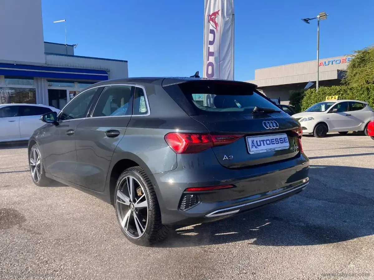 Usata Audi A3 Sportback Business 149 CV (109 kW) 2021 Nero Utilitaria