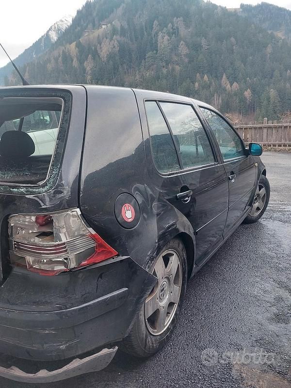 Usata VW Golf III 90 CV (66 kW) 1998 Nero Berlina