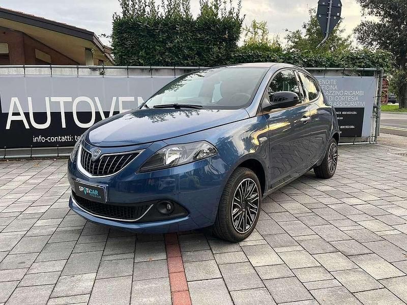Grigio Usata 2023 Lancia Ypsilon S Due volumi | 13.000 € (Buon prezzo) - Immagine 1/4