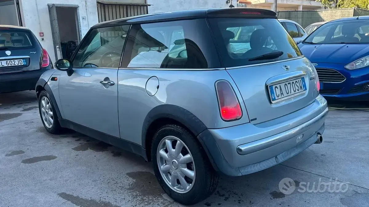 Usata Mini ONE 116 CV (85 kW) 2004 Grigio Utilitaria