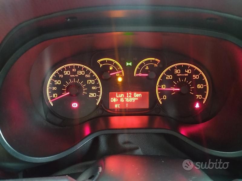 Usata Fiat Doblò Emotion 104 CV (76 kW) 2012 Nero Monovolume