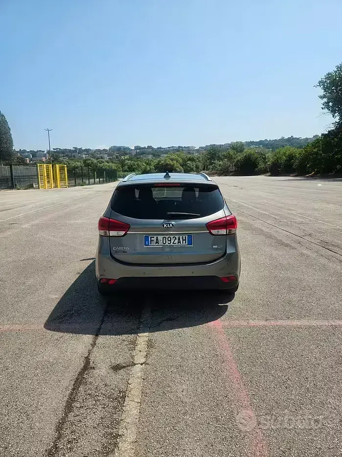 Usata Kia Carens 115 CV (84 kW) 2015 Grigio Monovolume