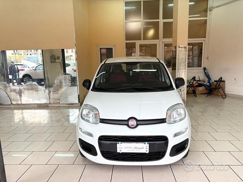 Bianco Usata 2015 Fiat Panda Tre volumi | 3999 € (Ottimo prezzo) - Immagine 1/4