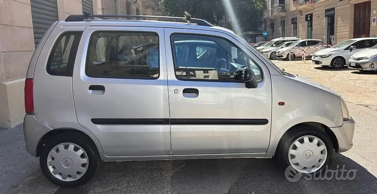 Usata Opel Agila 60 CV (44 kW) 2004 Grigio Monovolume