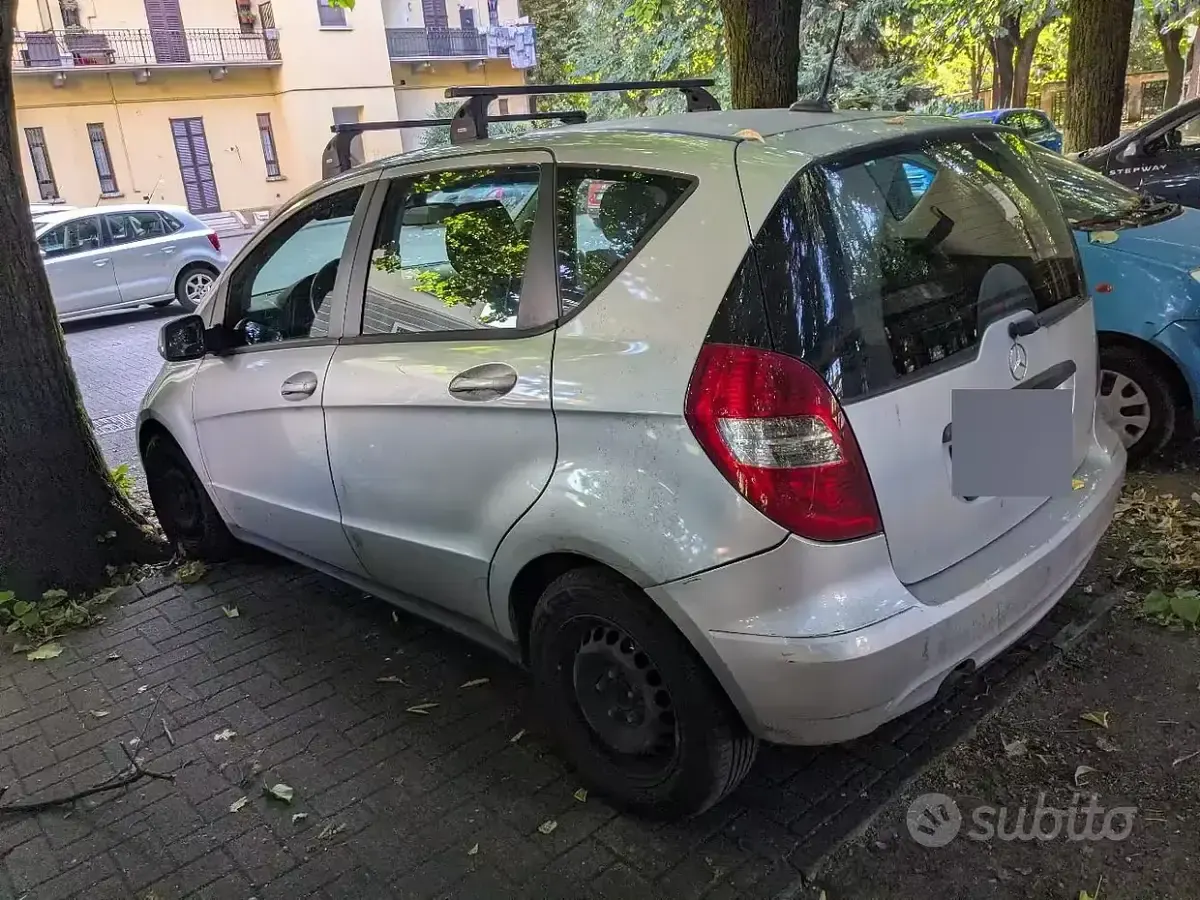 Usata Mercedes A160 82 CV (60 kW) 2012 Grigio Utilitaria