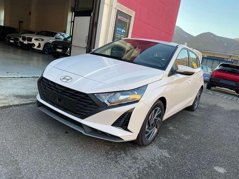 Bianco Nuova 2025 Hyundai i20 Tre volumi | 18.400 € (Buon prezzo) - Immagine 1/4