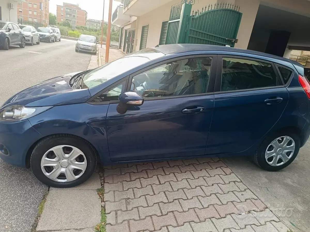 Usata Ford Fiesta Titanium 97 CV (71 kW) 2009 Blu Berlina