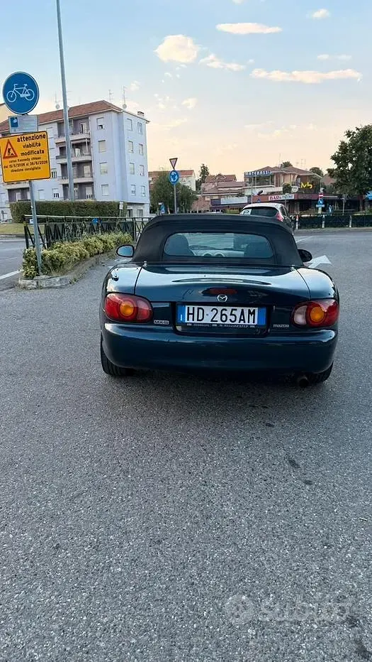 Usata Mazda MX5 110 CV (80 kW) 2000 Bluazzurro Cabrio