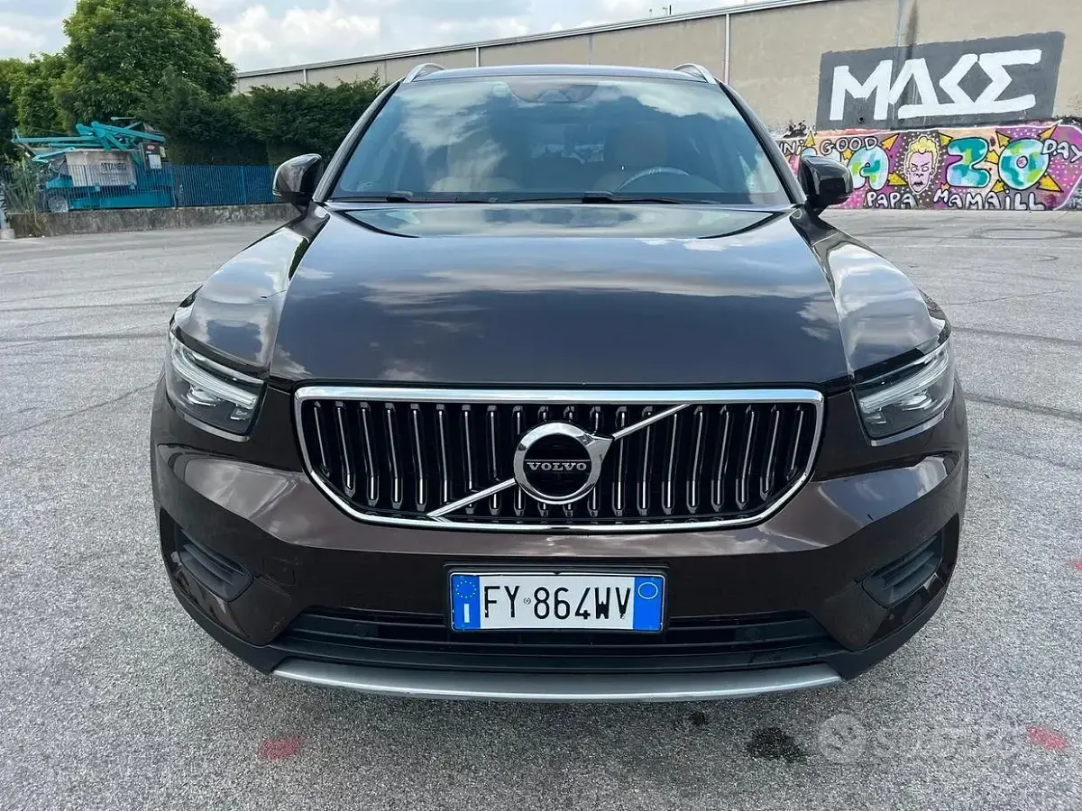 Usata Volvo XC40 Inscription 150 CV (110 kW) 2019 Marrone SUV