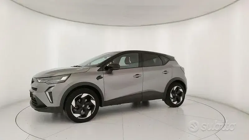 Usata Renault Captur Techno 91 CV (66 kW) 2025 Grigio SUV