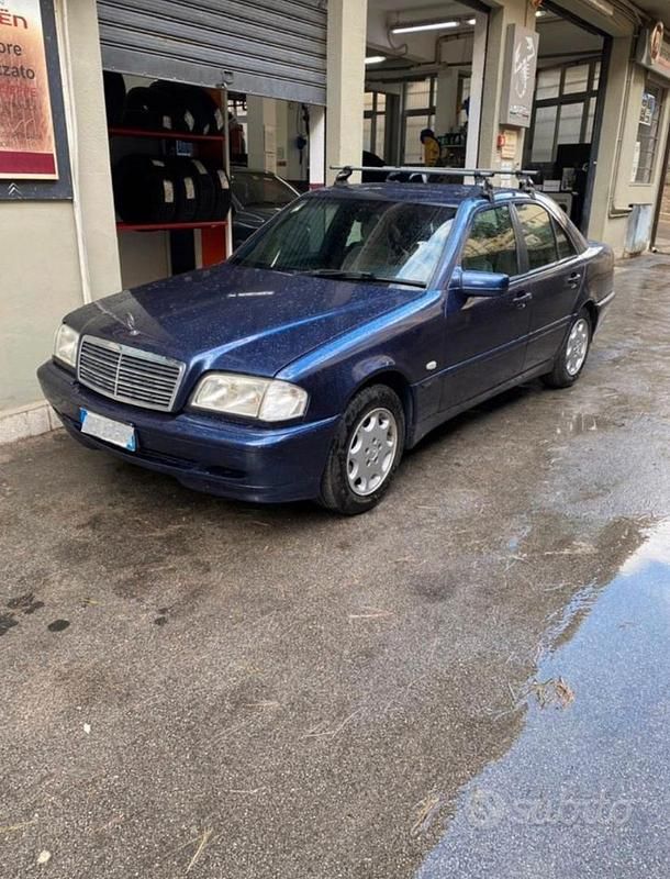 Usata Mercedes C180 Classic 122 CV (89 kW) 1999 Blu Berlina