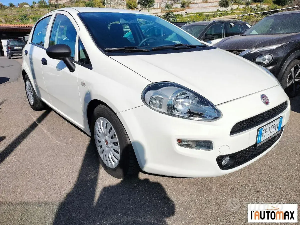 Usata Fiat Punto Street 95 CV (69 kW) 2018 Bianco Utilitaria