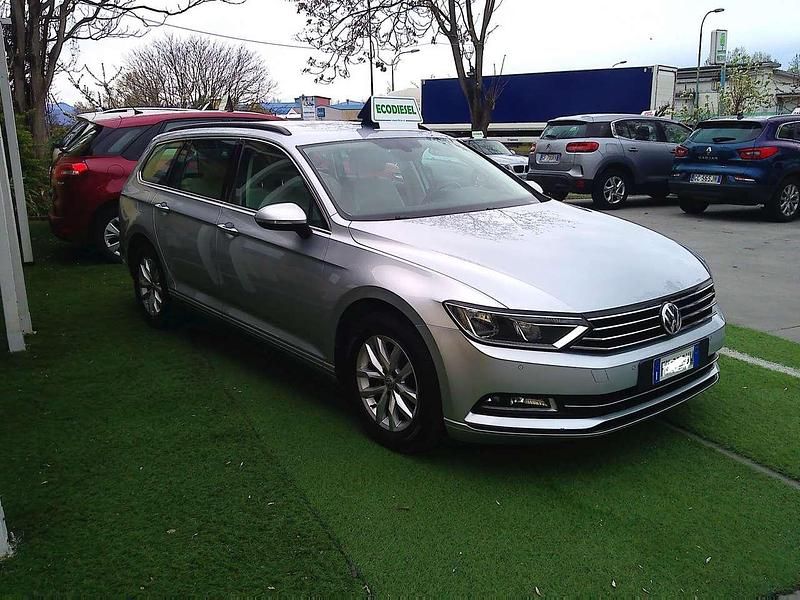 Usata VW Passat Comfortline 150 CV (110 kW) 2018 Argento Station wagon