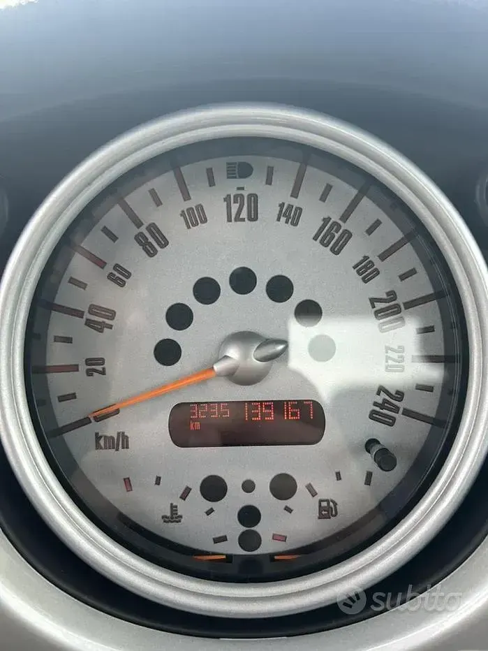 Usata Mini Cooper 116 CV (85 kW) 2003 Verde Utilitaria