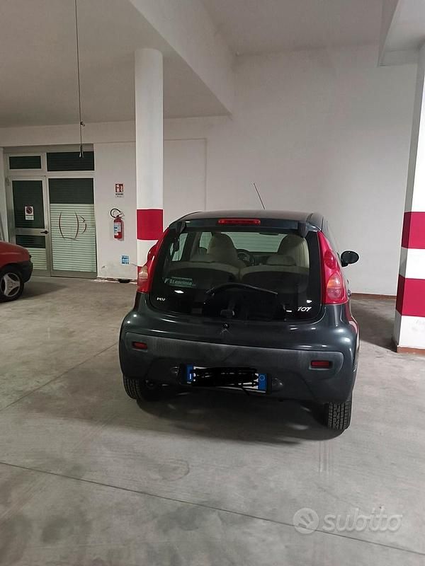 Usata Peugeot 107 68 CV (50 kW) 2008 Grigio Utilitaria