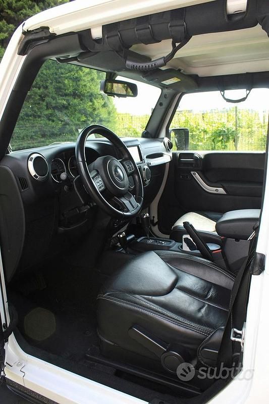 Usata Jeep Wrangler Sahara 177 CV (130 kW) 2015 Bianco SUV