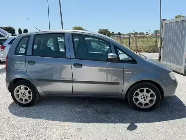 Usata Fiat Idea 69 CV (50 kW) 2009 Grigio Monovolume