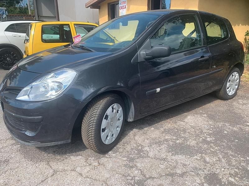 Usata Renault Clio II 75 CV (55 kW) 2008 Grigio Utilitaria