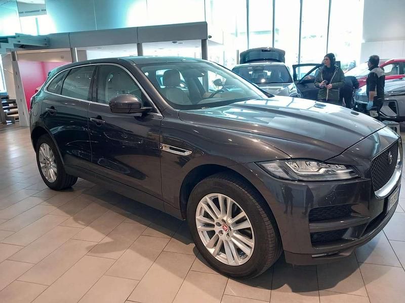 Usata Jaguar F-Pace Portfolio 241 CV (177 kW) 2019 Grigio SUV