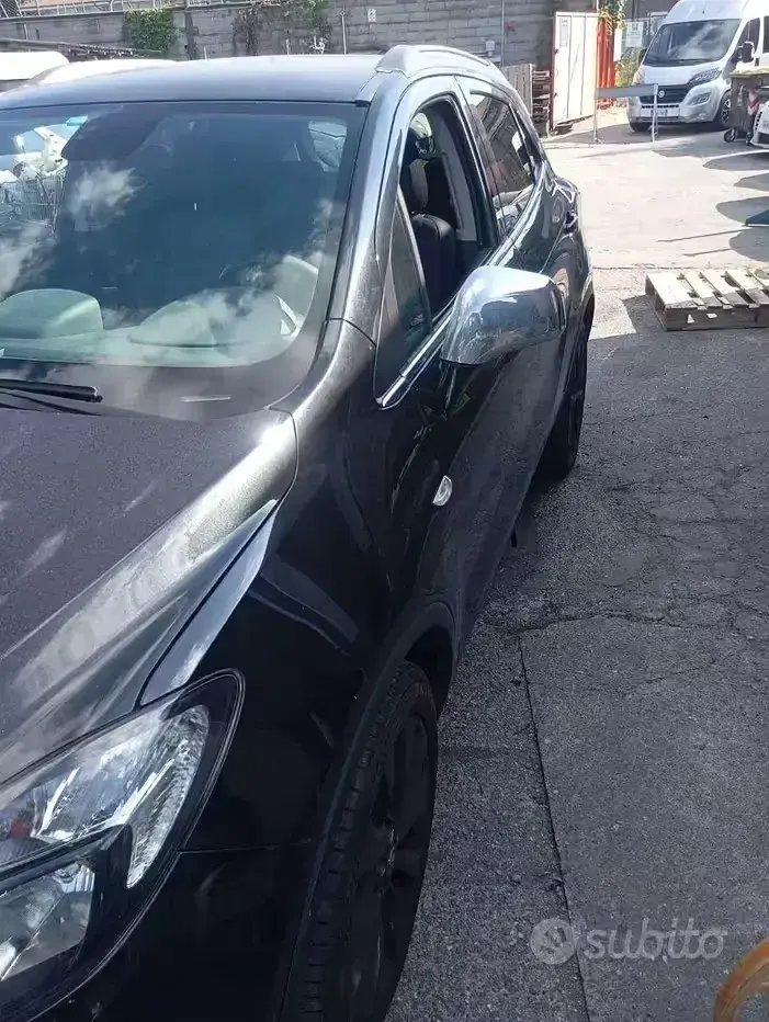 Usata Opel Mokka 140 CV (102 kW) 2015 Nero SUV