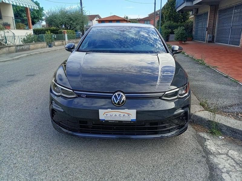 Usata VW Golf VIII R-line 130 CV (95 kW) 2024 Grigio Berlina