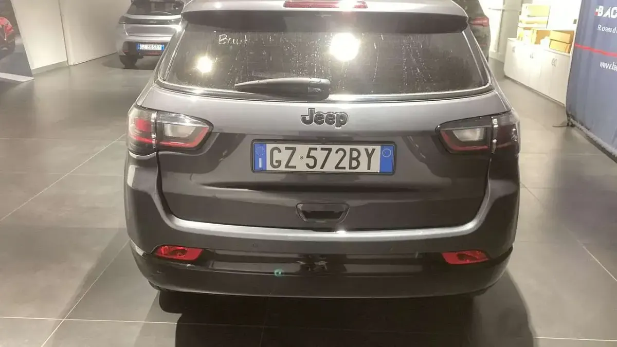 Usata Jeep Compass Summit 131 CV (96 kW) 2025 Grigio SUV