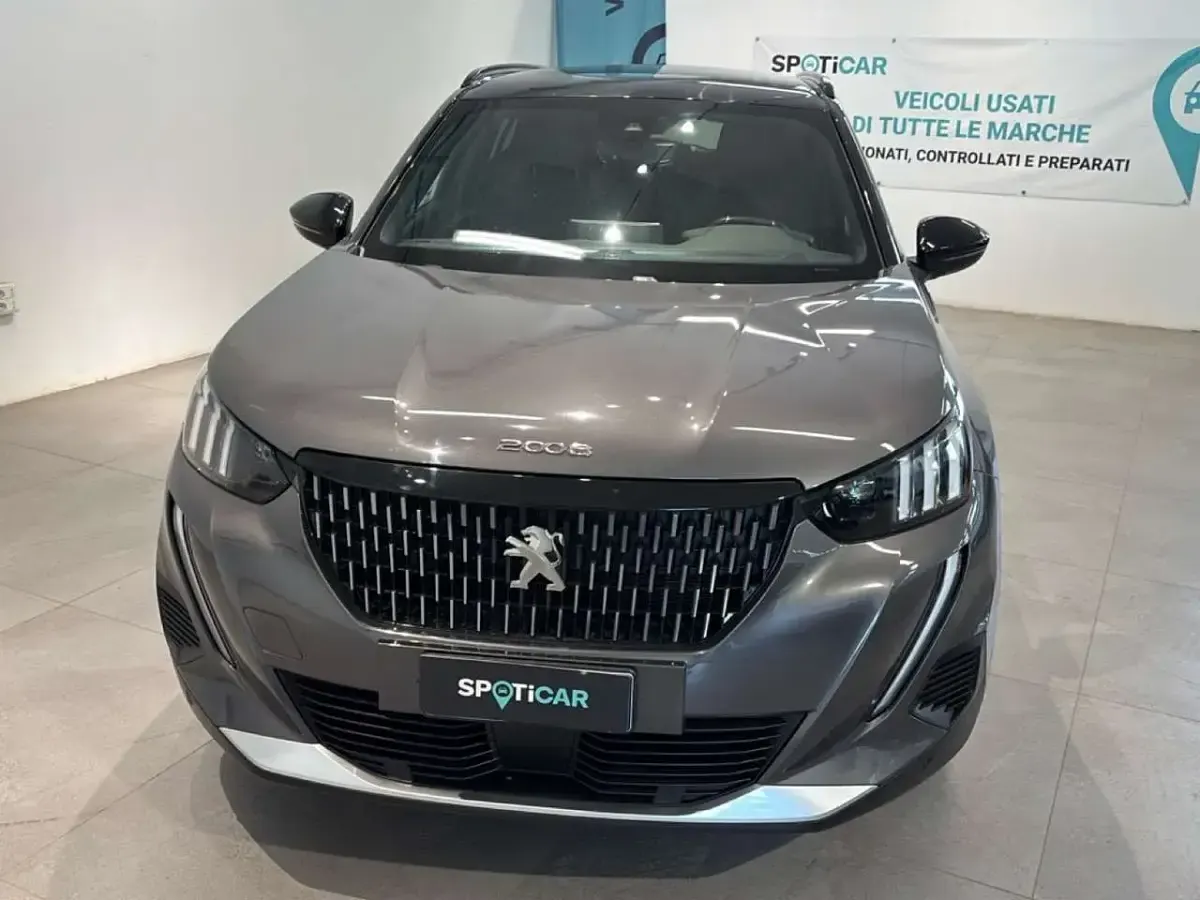 Usata Peugeot 2008 GT 131 CV (96 kW) 2023 Grigio SUV