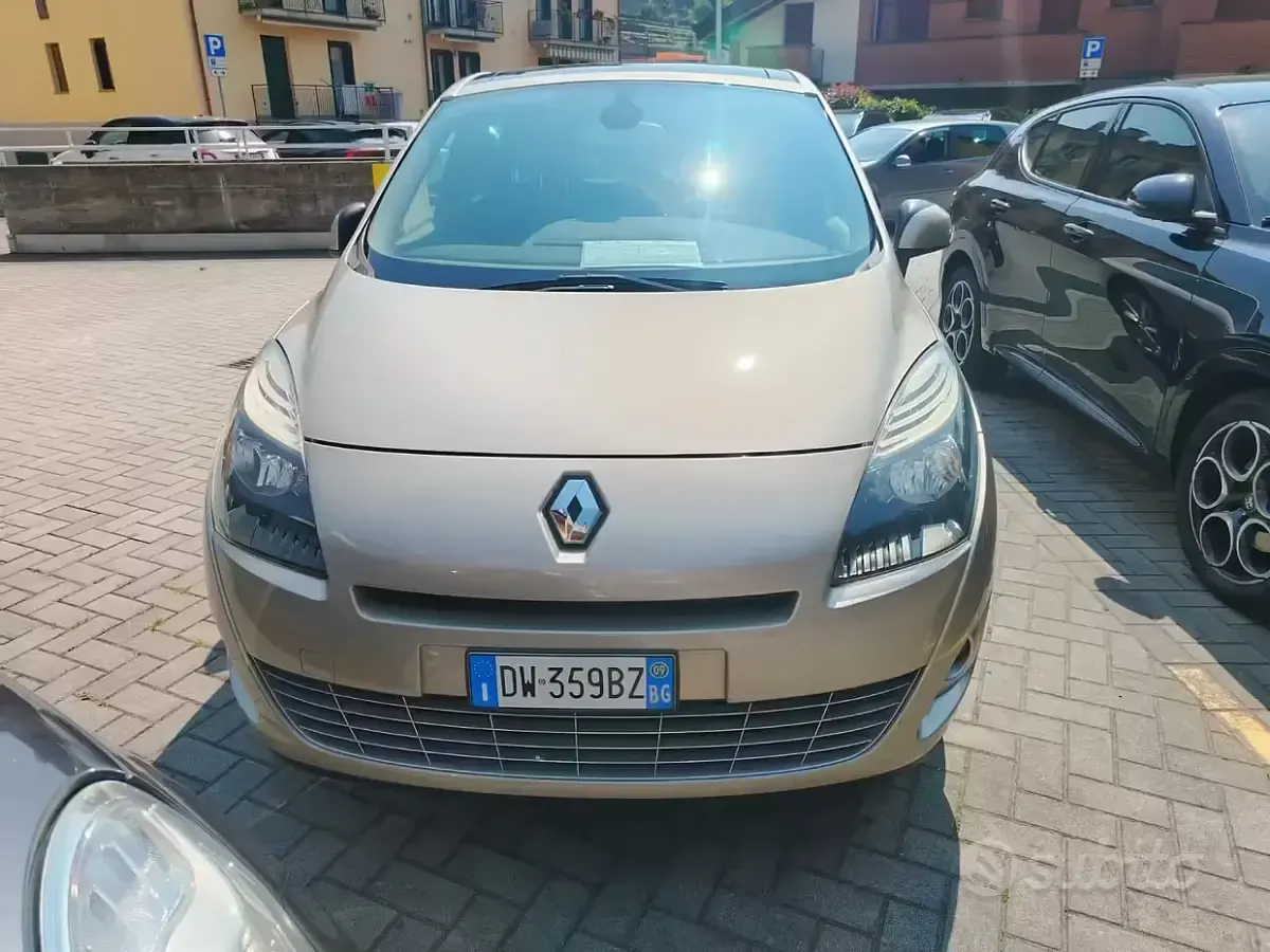 Usata Renault Grand Scénic II 130 CV (95 kW) 2009 Monovolume