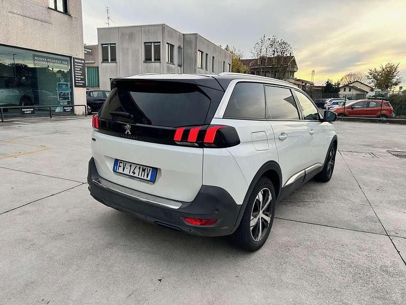 Usata Peugeot 5008 Allure 131 CV (96 kW) 2019 Bianco SUV