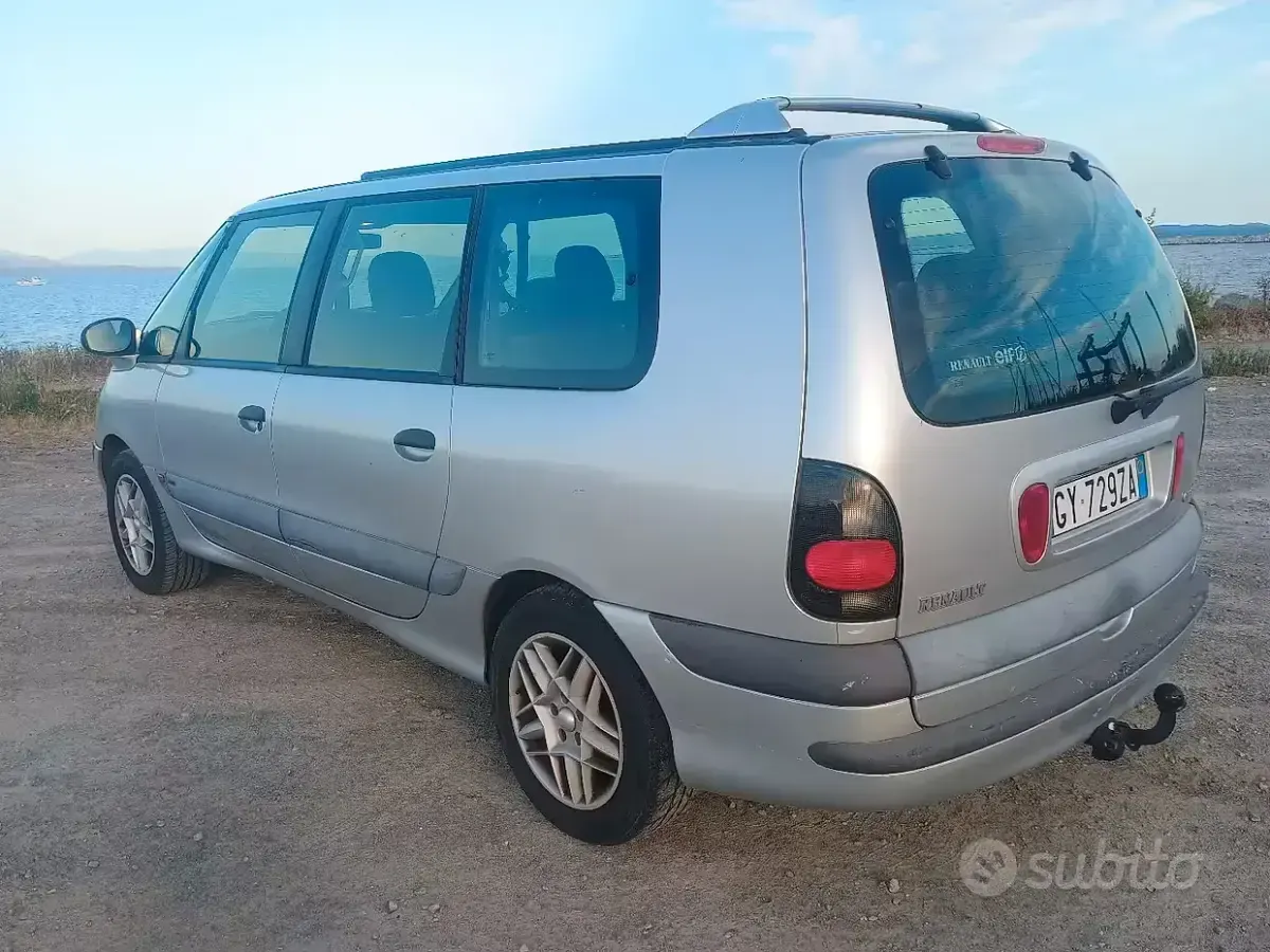 Usata Renault Grand Espace 190 CV (139 kW) 2002 Grigio Monovolume