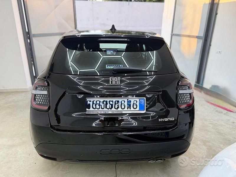 Usata Fiat 600 136 CV (100 kW) 2025 Nero SUV