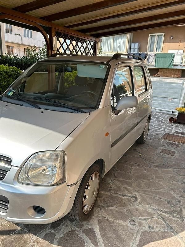 Usata Opel Agila 75 CV (55 kW) 2005 Grigio Monovolume