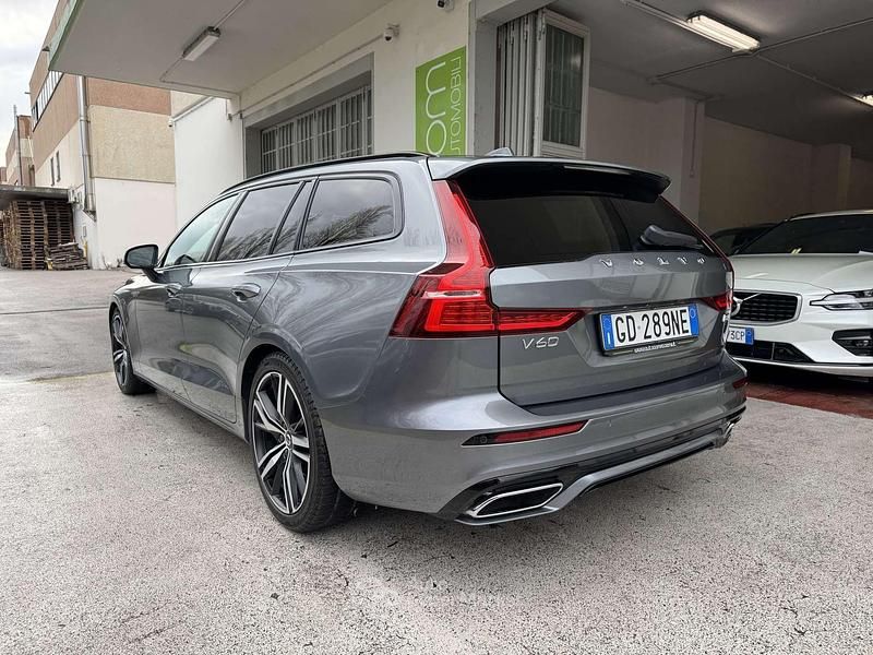 Usata Volvo V60 R-Design 197 CV (144 kW) 2020 Grigio Station wagon