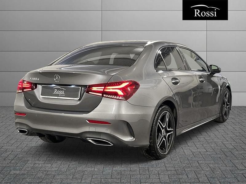 Usata Mercedes A180 Premium 116 CV (85 kW) 2019 Grigio Berlina