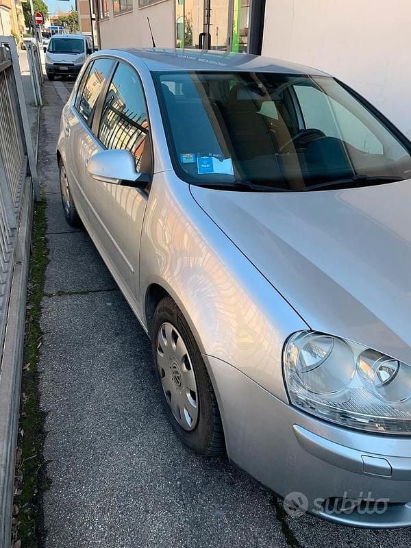 Usata VW Golf V 2006 Grigio Utilitaria