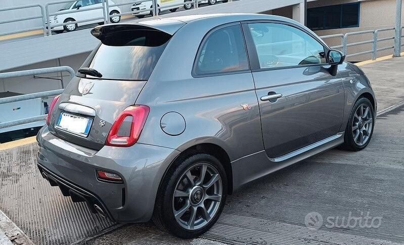 Usata Abarth 595 165 CV (121 kW) 2023 Grigio Utilitaria