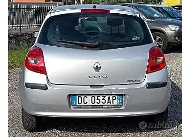 Usata Renault Clio II 75 CV (55 kW) 2006 Grigio Berlina