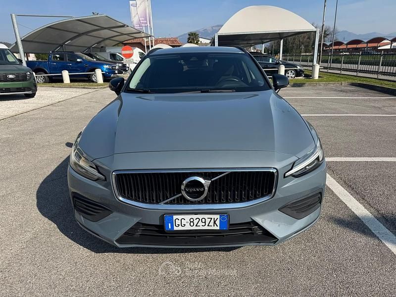 Usata Volvo V60 Business Edition 197 CV (144 kW) 2021 Grigio Station wagon