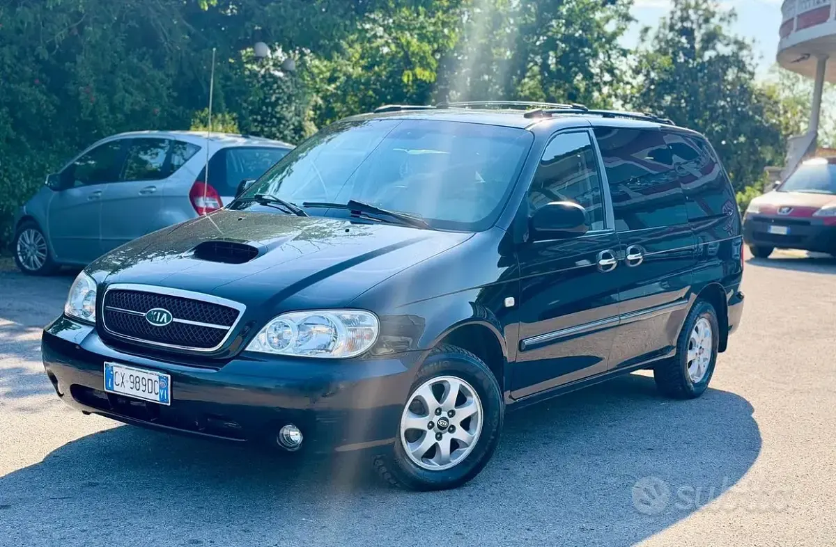Usata Kia Carnival 145 CV (106 kW) 2005 Nero Monovolume