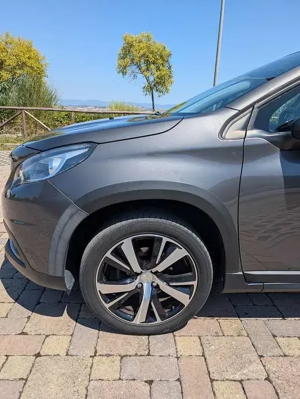 Usata Peugeot 2008 Allure 99 CV (72 kW) 2018 Grigio SUV