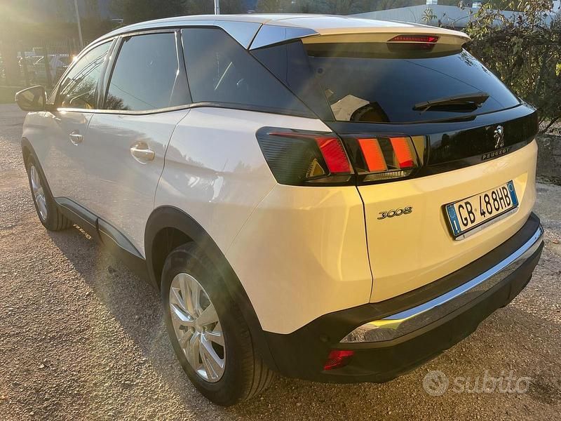 Usata Peugeot 3008 130 CV (95 kW) 2020 Bianco SUV