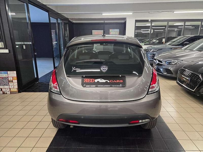 Usata Lancia Ypsilon Silver 69 CV (50 kW) 2020 Grigio Utilitaria