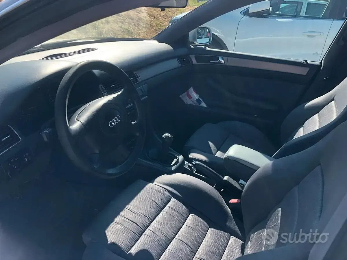 Usata Audi A6 130 CV (95 kW) 2004 Grigio Station wagon