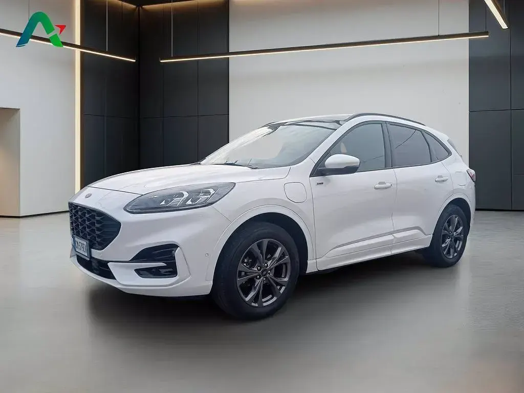 Usata Ford Kuga ST-Line X 225 CV (165 kW) 2023 Platinum white (colore speciale) SUV