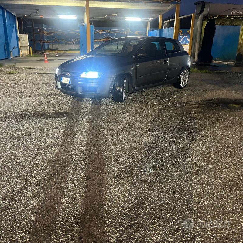 Usata Fiat Stilo 140 CV (102 kW) 2004 Grigio