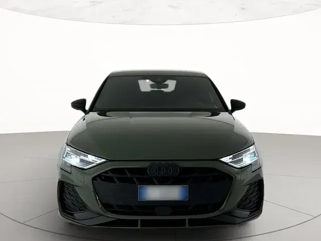 Usata Audi A3 S-Line 150 CV (110 kW) 2025 Verde distretto metallizzato Berlina