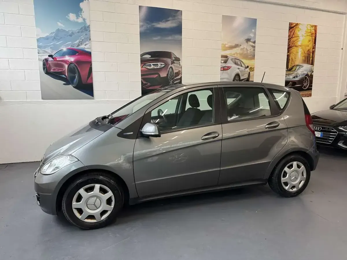 Usata Mercedes A160 Executive 95 CV (69 kW) 2012 Grigio Utilitaria