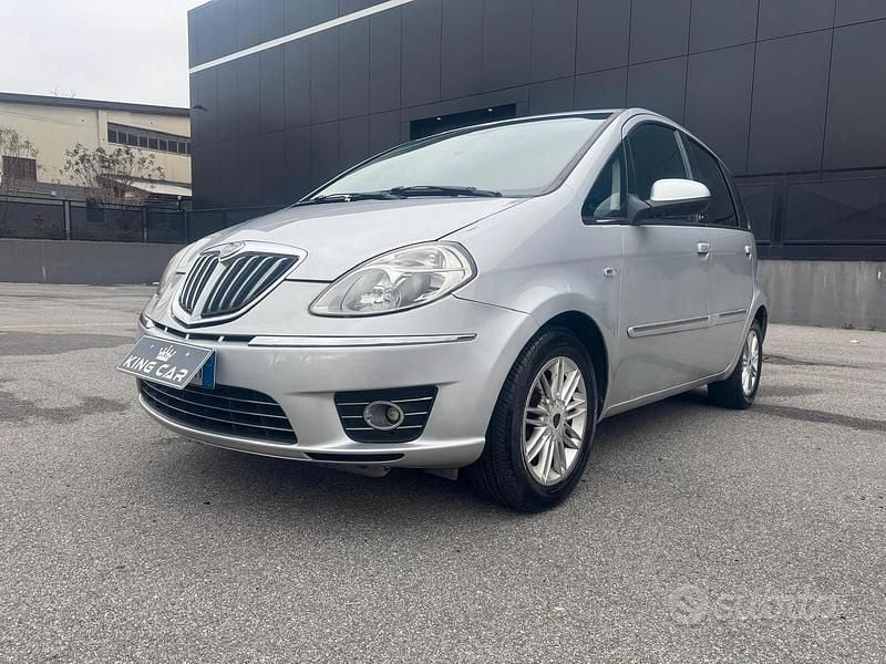 Usata Lancia Musa S 95 CV (69 kW) 2010 Grigio Monovolume